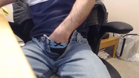 Snapshot of bobbuild chatting on 05/19/26, 12:22 bobbuild online show from 05/19/26, 12:22