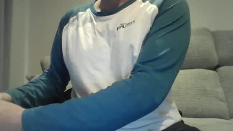 Snapshot of bobby_113 chatting on 10/21/25, 09:54 bobby_113 online show from 10/21/25, 09:54