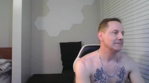 Snapshot of bobby_robert chatting on 02/01/25, 03:08 bobby robert online show from 02/01/25, 03:08