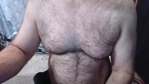 Snapshot of bobbyhill27b chatting on 05/05/26, 02:03 BobbyHill27b online show from 05/05/26, 02:03