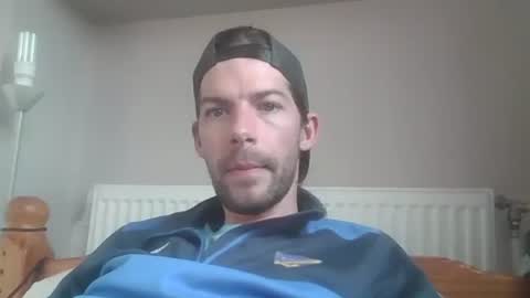 bobbysinger2009 online show from 09/29/25, 03:39