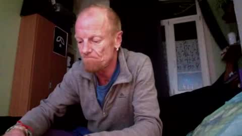 Snapshot of bobted6247 chatting on 10/17/25, 01:53 bobyouyouyou online show from 10/17/25, 01:53