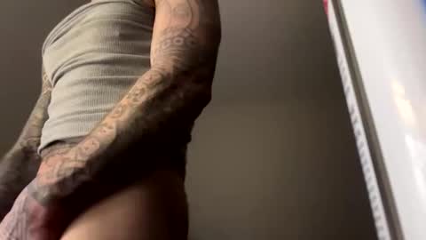 Snapshot of bodyart85_19 chatting on 01/06/25, 10:13 Bodyart85 19 online show from 01/06/25, 10:13