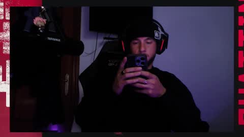 Snapshot of bodyking69 chatting on 01/21/25, 12:04 bodyking69 online show from 01/21/25, 12:04