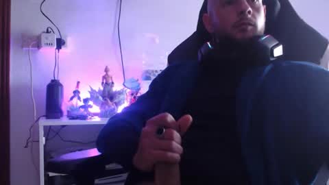 Snapshot of bodyking69 chatting on 01/27/25, 10:06 bodyking69 online show from 01/27/25, 10:06