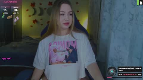 Snapshot of bodylina chatting on 12/18/25, 06:25 Lina online show from 12/18/25, 06:25