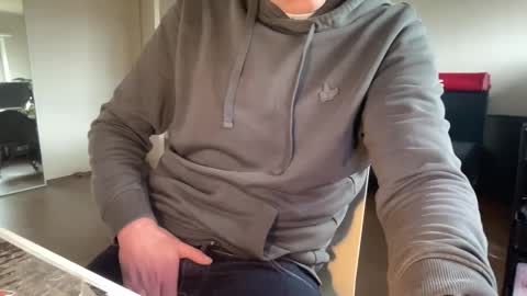 Snapshot of boegieboy76 chatting on 12/18/24, 01:02 ask me online show from 12/18/24, 01:02