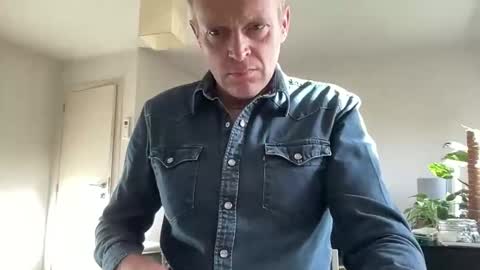 Snapshot of boegieboy76 chatting on 11/04/25, 08:35 ask me online show from 11/04/25, 08:35