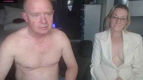 Snapshot of boeslaboes chatting on 11/15/25, 01:58 Ningifun couple online show from 11/15/25, 01:58