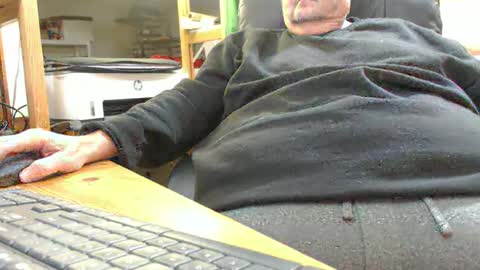 Snapshot of bogbopper50 chatting on 01/21/25, 04:37 BigBopper50 online show from 01/21/25, 04:37