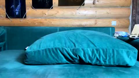 Snapshot of bohemianrhapsody1 chatting on 11/05/25, 10:59 Nail and Olivia online show from 11/05/25, 10:59