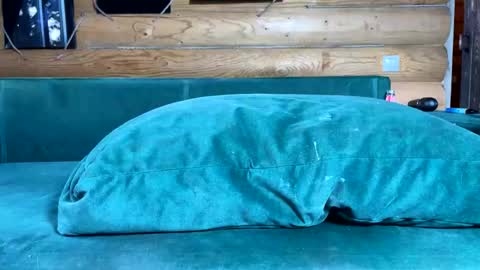 Snapshot of bohemianrhapsody1 chatting on 11/21/25, 10:14 Nail and Olivia online show from 11/21/25, 10:14