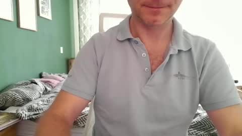 Snapshot of bomba8111 chatting on 03/11/25, 08:52 bomba8111 online show from 03/11/25, 08:52