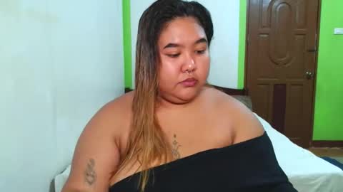 Snapshot of bombastic_darla chatting on 03/24/26, 02:55 bombastic_darla online show from 03/24/26, 02:55