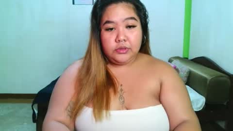 Snapshot of bombastic_darla chatting on 04/02/26, 04:32 bombastic_darla online show from 04/02/26, 04:32