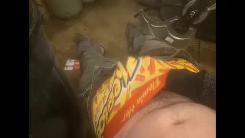 Snapshot of bombinshaman chatting on 11/25/25, 04:51 bombinshaman online show from 11/25/25, 04:51