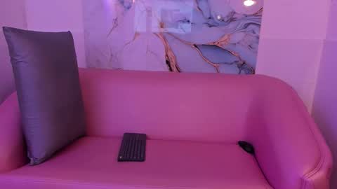 Snapshot of bombomcito_ chatting on 12/03/25, 01:20 bombomcito_ online show from 12/03/25, 01:20