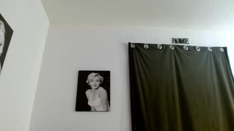 Snapshot of bombshellbaeby chatting on 11/06/25, 08:59 BombshellBaeby online show from 11/06/25, 08:59