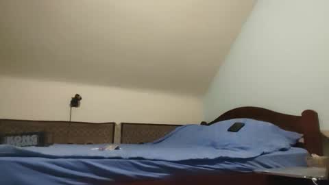 Snapshot of bondsuckslut chatting on 02/28/26, 05:25 borntosuck online show from 02/28/26, 05:25