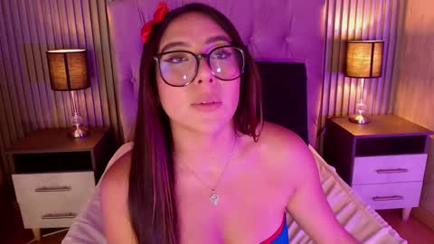 Snapshot of bonnali_lune chatting on 10/01/25, 01:22 bonnali_lune online show from 10/01/25, 01:22