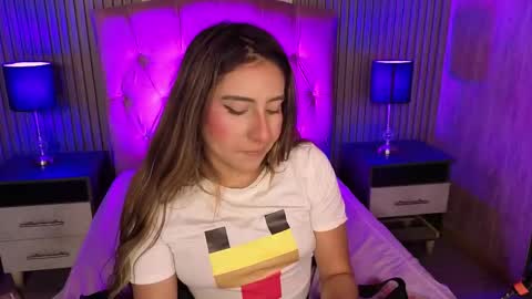 bonnali_lune online show from 05/15/26, 05:47