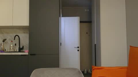 bonne_chance online show from 11/23/25, 05:24