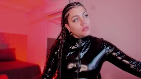 Bonnie  online show from 11/23/25, 11:10