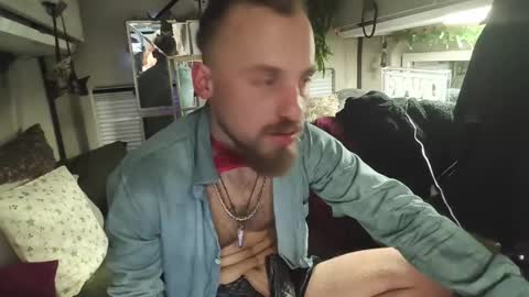 Snapshot of bonnie_and_clyde_11 chatting on 11/07/25, 03:50 Bonnie and Clyde online show from 11/07/25, 03:50