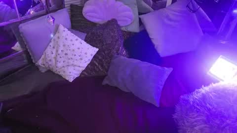 Snapshot of bonnie_and_clyde_11 chatting on 11/08/25, 11:36 Bonnie and Clyde online show from 11/08/25, 11:36