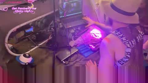 Bonnie and Clyde online show from 02/19/26, 02:24