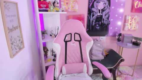 Snapshot of bonnie_benet chatting on 10/04/25, 02:04 Bonnie online show from 10/04/25, 02:04