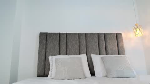 Snapshot of bonnie_bloom chatting on 10/25/25, 06:32 Bonnie online show from 10/25/25, 06:32