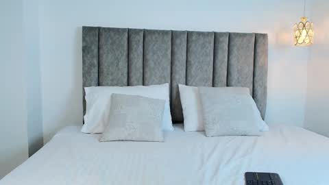 Snapshot of bonnie_bloom chatting on 11/11/25, 08:25 Bonnie online show from 11/11/25, 08:25