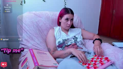 Snapshot of bonnie_moon_ chatting on 01/27/25, 08:28 Bonnie Help me reach 500 likes online show from 01/27/25, 08:28