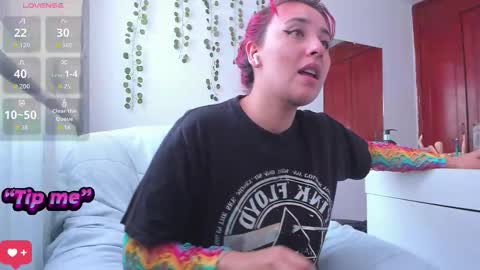 Snapshot of bonnie_moon_ chatting on 09/10/25, 05:24 Bonnie Help me reach 500 likes online show from 09/10/25, 05:24