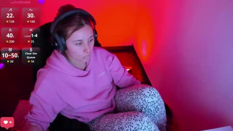 Bonnie Help me reach 500 likes online show from 03/31/26, 09:15