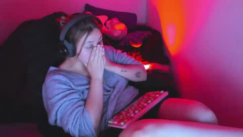 Bonnie Help me reach 500 likes online show from 04/16/26, 09:39