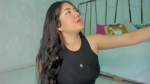 Snapshot of bonnie_sm chatting on 12/05/25, 06:15 Bonnie online show from 12/05/25, 06:15