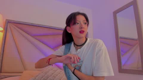 Snapshot of bonniecute_ chatting on 05/04/26, 11:45 online show from 05/04/26, 11:45