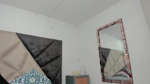 Snapshot of bonniecute_ chatting on 06/02/26, 12:01 online show from 06/02/26, 12:01