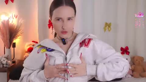 Emma online show from 02/17/26, 01:13