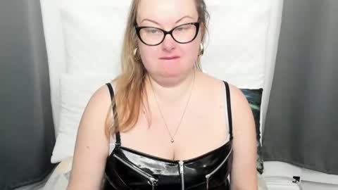 Bonnie online show from 11/02/25, 07:11