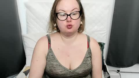 Bonnie online show from 03/31/26, 07:42