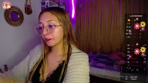 Snapshot of bonny_clyde_xx_ chatting on 12/15/24, 06:07 Soffy Brooks Independent model online show from 12/15/24, 06:07