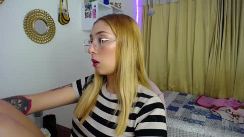 Snapshot of bonny_clyde_xx_ chatting on 01/21/25, 10:30 Soffy Brooks Independent model online show from 01/21/25, 10:30