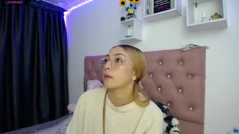 Snapshot of bonny_clyde_xx_ chatting on 09/18/25, 07:21 Soffy Brooks Independent model online show from 09/18/25, 07:21