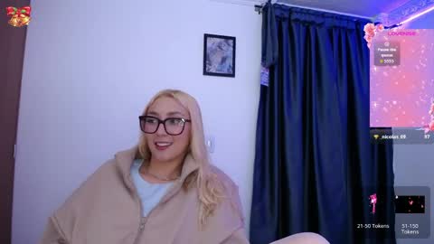 Soffy Brooks Independent model online show from 04/13/26, 03:45