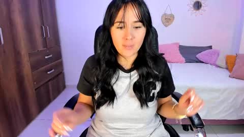 sofia  online show from 12/19/25, 05:53