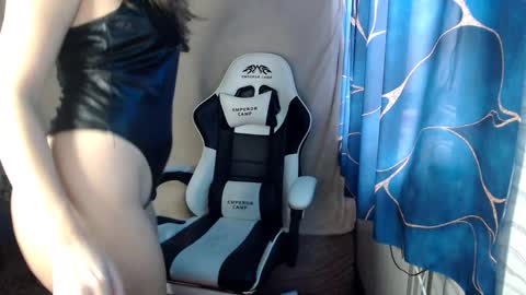 Snapshot of bonny_klyde95 chatting on 12/13/24, 11:23 bonny_klyde95 online show from 12/13/24, 11:23