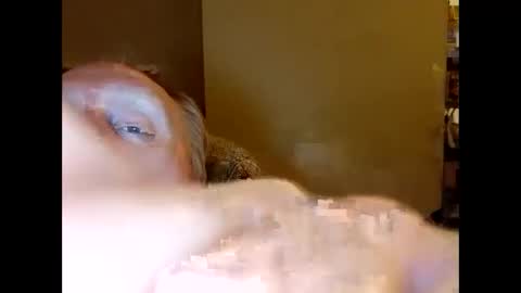 Snapshot of bonzoband chatting on 01/21/25, 03:59 bonzoband online show from 01/21/25, 03:59